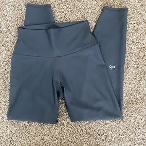 ALO 7/8 High-Waist Airlift Legging - Anthracite Small